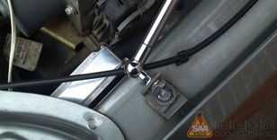 汽车液压撑杆低于多少