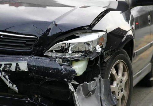 汽车出事故报销多少