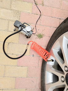 汽车后轮充多少气