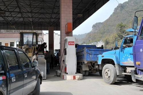 汽车柴油加多少