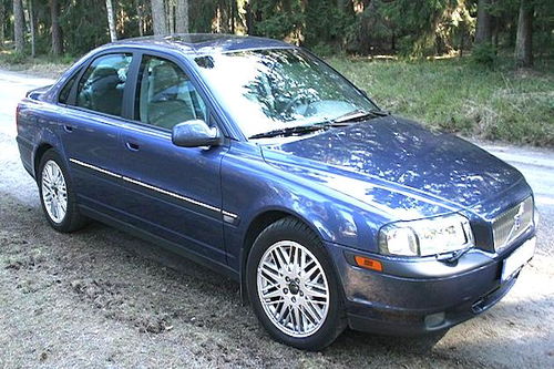 宝马汽车充气充到多少