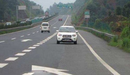 汽车跑高速超速多少