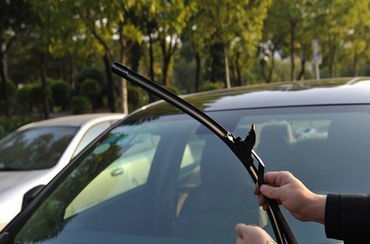 汽车安装雨刮器价格多少