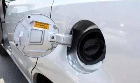 汽车加油阻力多少正常