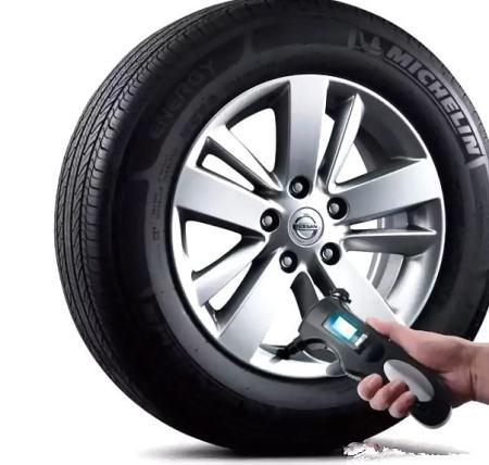 汽车后轮气压打多少