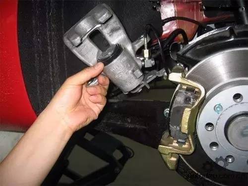 汽车多少公里刹车更换 汽车多少公里刹车更换