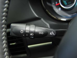 换个汽车远近光灯多少