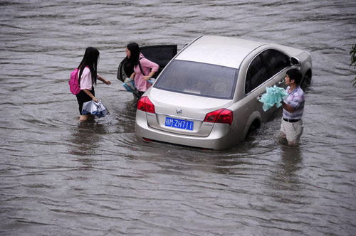 今年暴雨多少汽车损失 今年暴雨多少汽车损失
