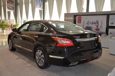 领爵汽车自重多少