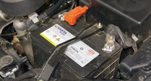 汽车电瓶低于多少电