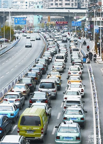 小汽车贴片多少合法