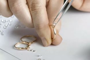 钻戒比汽车贵多少