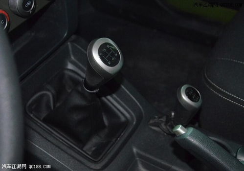 汽车油门多少升正常