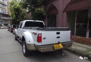 小巴汽车承载多少吨重