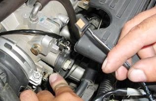 汽车油门是多少转