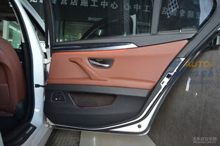 汽车室内灯多少伏