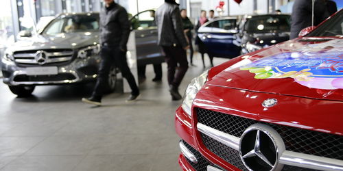 汽车店里能砍价多少