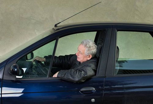 汽车限年龄多少合适