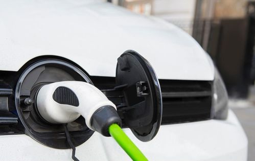 汽车充电头多少伏