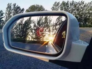 后视镜比汽车宽多少