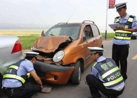 汽车碰撞电话是多少