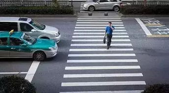 汽车撞人要赔多少