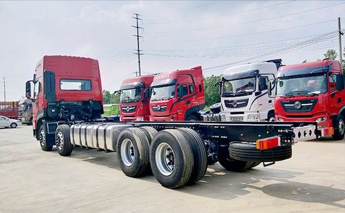 汽车满油多少吨重