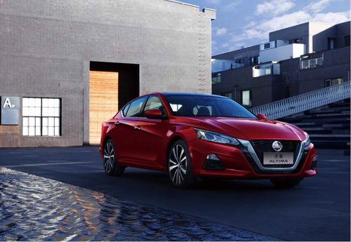 天籁汽车排量多少吨重