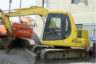 汽车小松油耗多少