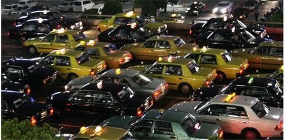 美国汽车人均多少辆