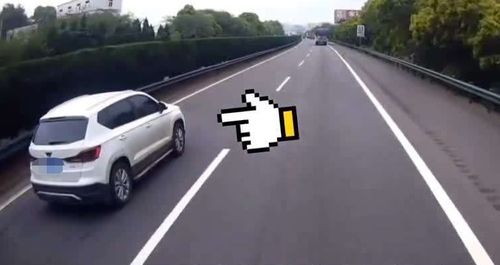 汽车高速龟速多少