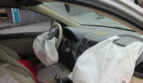 汽车气囊弹出多少秒