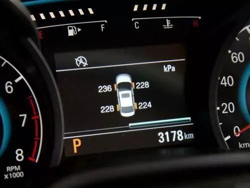 冬天汽车多少油合适