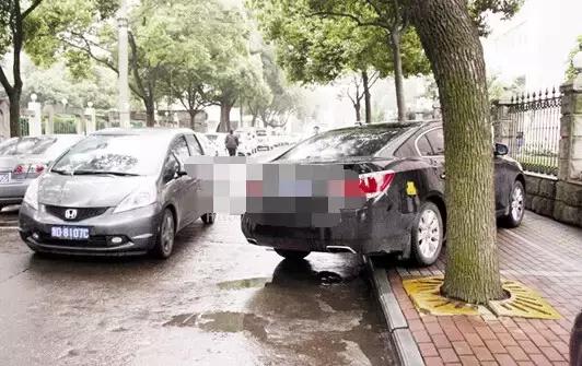 汽车停车状态蚝油多少