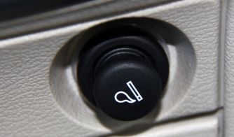 小汽车输出电压多少 小汽车输出电压多少