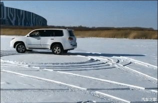 汽车掉头半径打多少 汽车掉头半径打多少