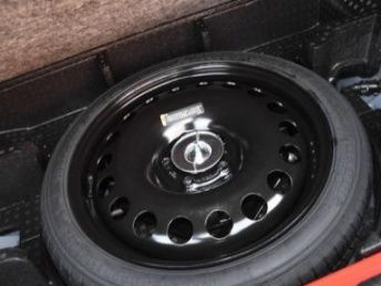 汽车后轮是多少寸