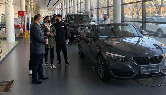 胜地汽车多少员工啊