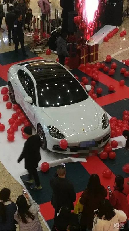 保时捷汽车礼物是多少