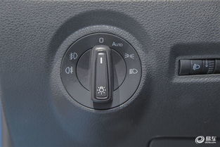 汽车大灯开关多少伏