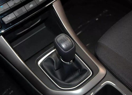 汽车开多少可以换挡 汽车开多少可以换挡