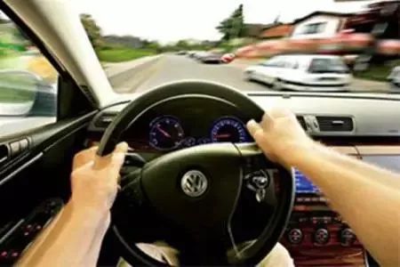 汽车时速多少为安全