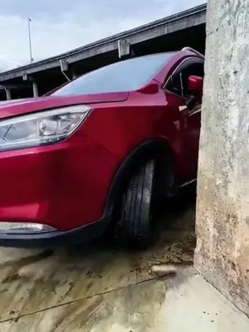 汽车喷漆多少颜色合适