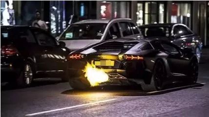 多少缸汽车能喷火