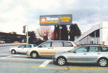 汽车左转时多少距离