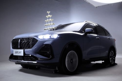 汽车拿铁多少伏