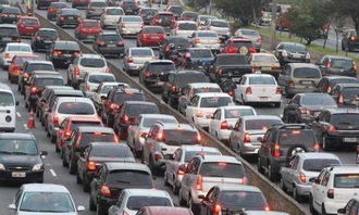 汽车堵车费多少油 汽车堵车费多少油