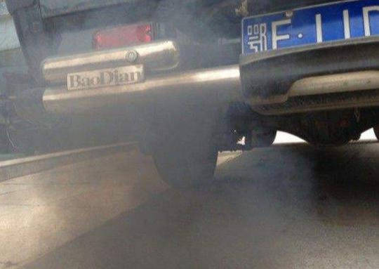 汽车油门电压多少正常