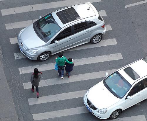 汽车转弯用多少速度 汽车转弯用多少速度