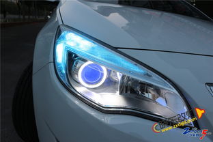 汽车后面有多少灯